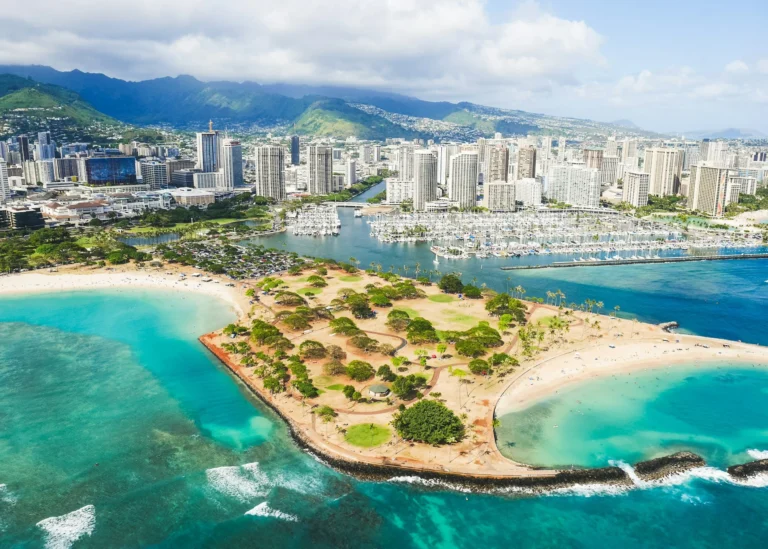 Hawaii Trip Sparks Debate After Reported “VIP Snorkel” at Pearl Harbor